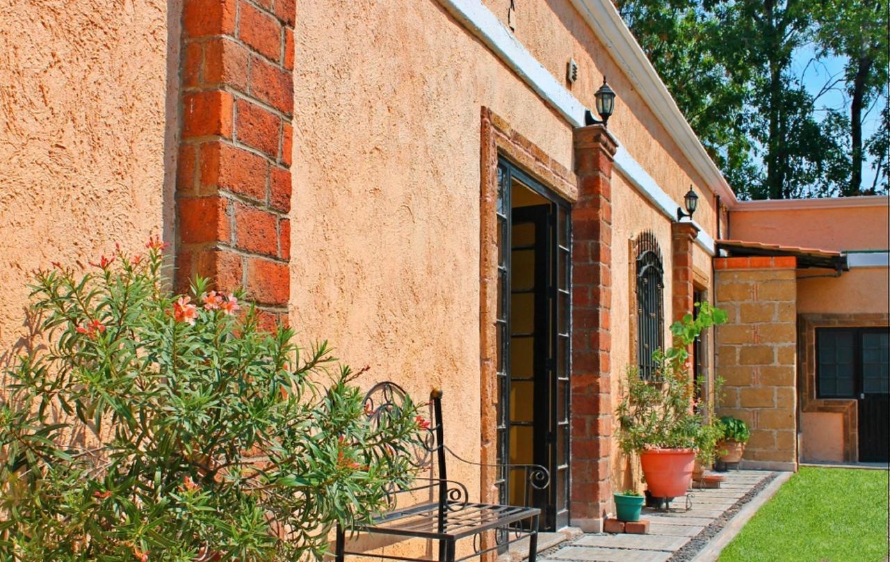 Quinta San Agustin Aparthotel Leon Bagian luar foto