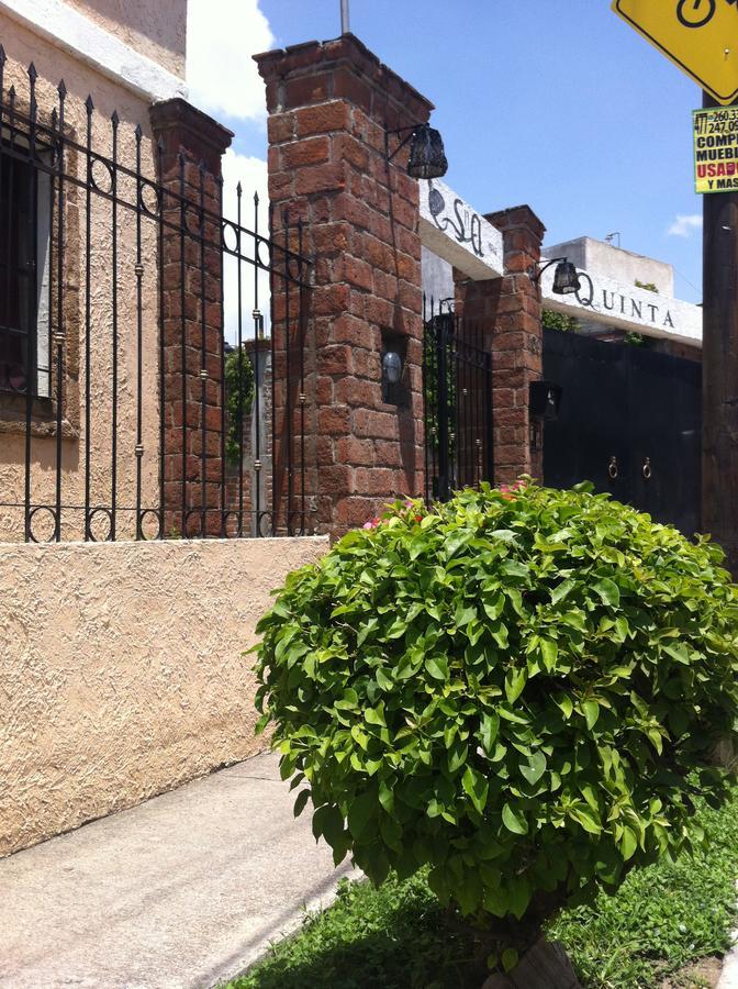 Quinta San Agustin Aparthotel Leon Bagian luar foto